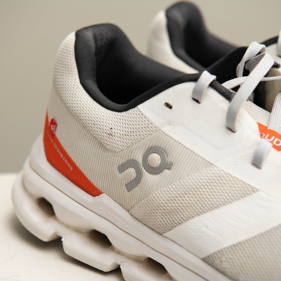 On CloudRunner Mens 11 Running Shoes White On Clouds Athleisure Gym Performance - Picture 7 of 10